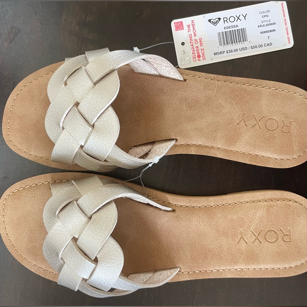 Roxy Champagne Sandals NWT size 7 and 8